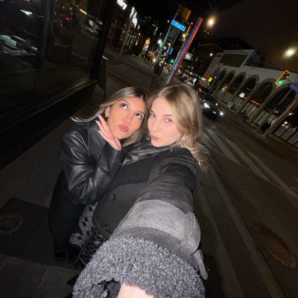 ‼️LIVE SHOW ft @brokegirlinthe6 ‼️- check description for details!!! - Picture 2 of 2